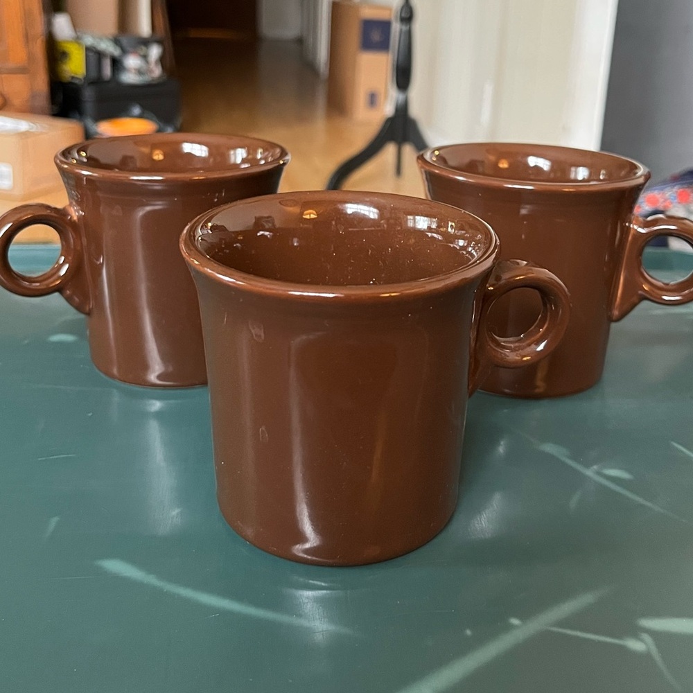 Set of 3 brown Fiesta ware mugs